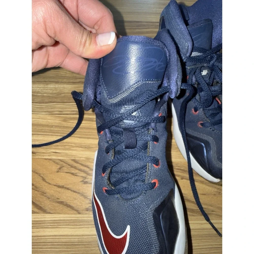 Nike LeBron 13 USA Shoes Size‎ 2Y 2 Kids Youth Boys Red White Blue